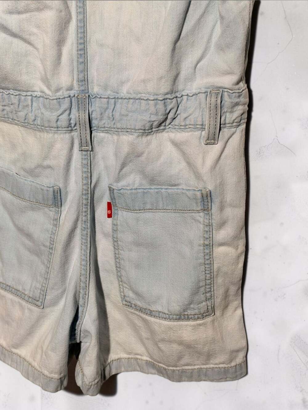 Levi's - Picture 5 of 7
